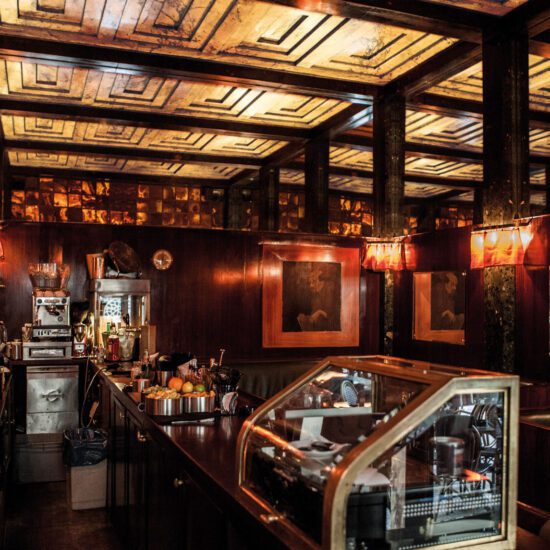Die Loosbar in Wien ist eine der ältesten freistehenden Bars der Welt