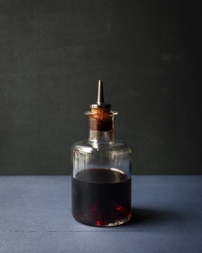 „Angostura Aromatic Bitters“, kurz wird meist nur „Angostura“ genannt