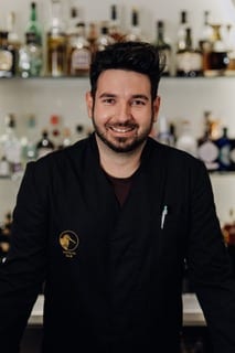 Kostas Karvounis, Betreiber der Dunlin Bar in Innsbruck