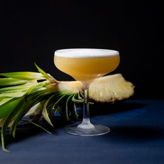 Fünf einfache Cocktails mit amerikanischem Whiskey, hier der Algonquin