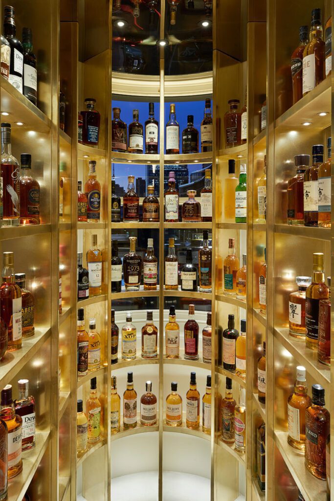Das „Whisky-Gewölbe“ ist mit außergewöhnlichen, raren Flaschen gefüllt