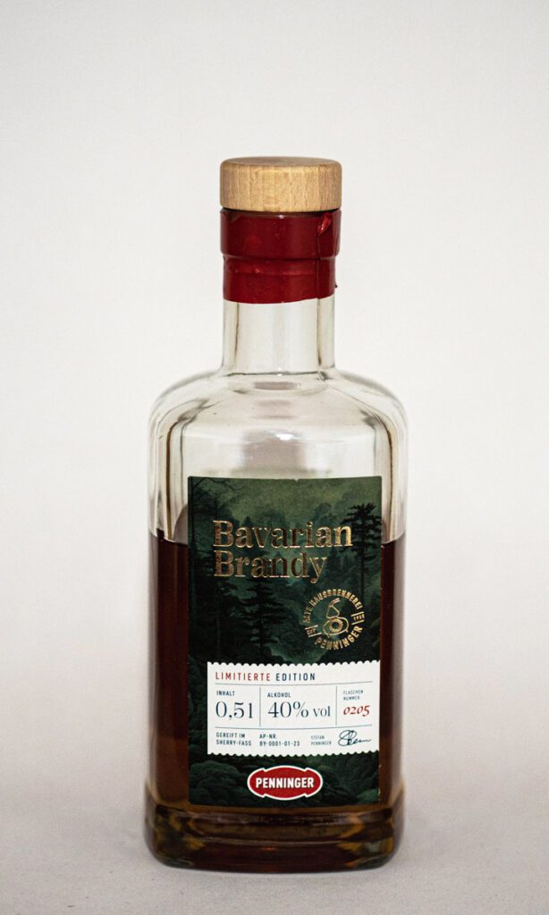 Überzeugend: der Bavarian Brandy von Penninger lagert 15 Monate in einem Fass, welches zuvor mit Oloroso Sherry befüllt war